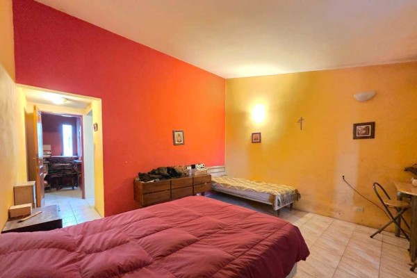 Muy linda casa B° José Muñoz 4 dormitorios, 4 baños, amplio parque