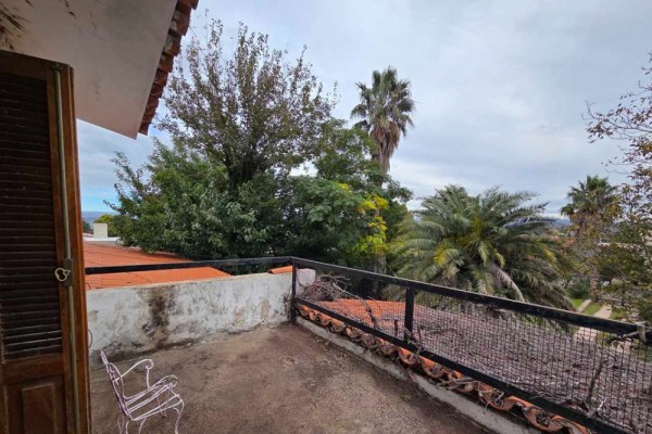 Muy linda casa B° José Muñoz 4 dormitorios, 4 baños, amplio parque