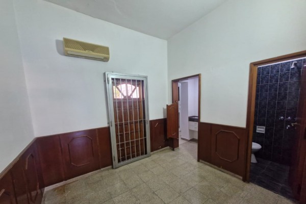 Amplio Local Sobre Colectora Av. San Martin ex Inmobiliaria Picatto