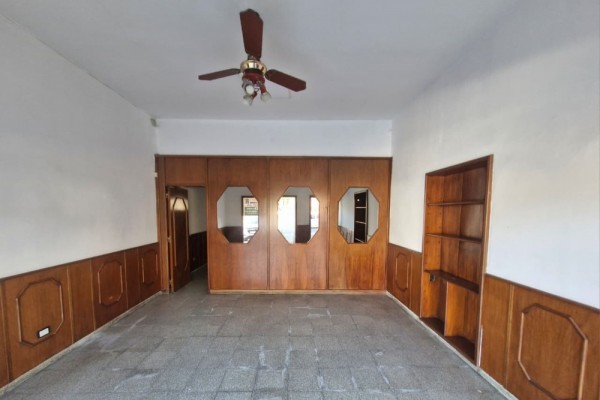 Amplio Local Sobre Colectora Av. San Martin ex Inmobiliaria Picatto