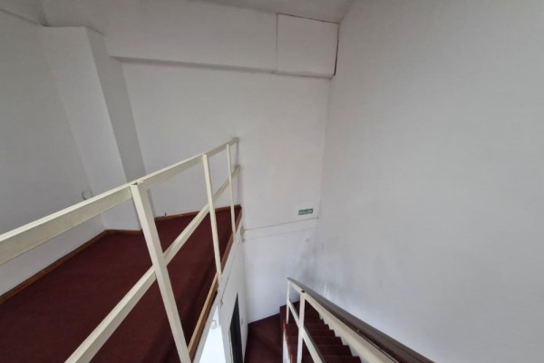 LOCAL COMERCIAL CON ENTREPISO - PENO CENTRO CARLOS PAZ SOBRE AV. SABATTINI 