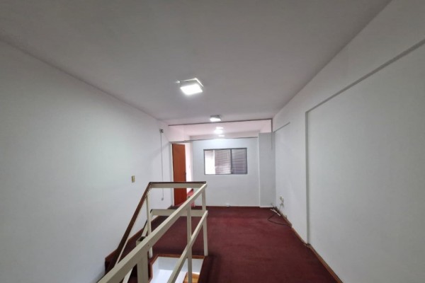 LOCAL COMERCIAL CON ENTREPISO - PENO CENTRO CARLOS PAZ SOBRE AV. SABATTINI 