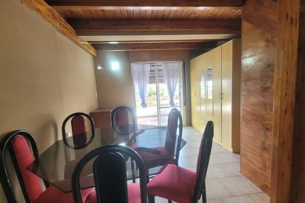Muy lindo Duplex 1 dormitorio, con balcón terraza frente a la costanera Oeste, a pocos mentros del puente central