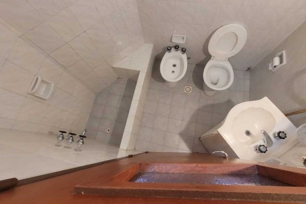 Muy lindo Duplex 1 dormitorio, con balcón terraza frente a la costanera Oeste, a pocos mentros del puente central