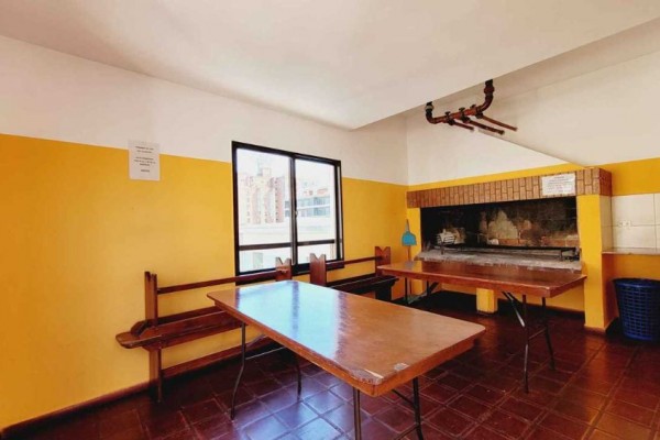 Muy lindo Duplex 1 dormitorio, con balcón terraza frente a la costanera Oeste, a pocos mentros del puente central