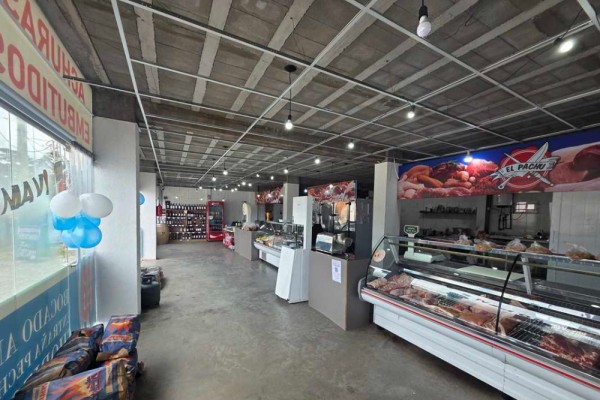 Local 15m2 en Villa del Lago sobre colectora ideal carniceria