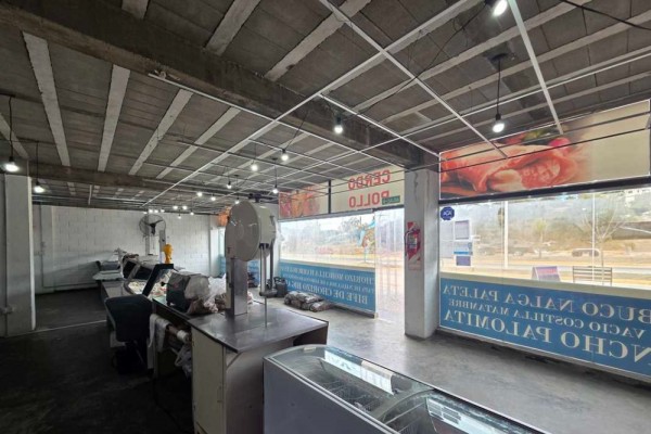 Local 15m2 en Villa del Lago sobre colectora ideal carniceria